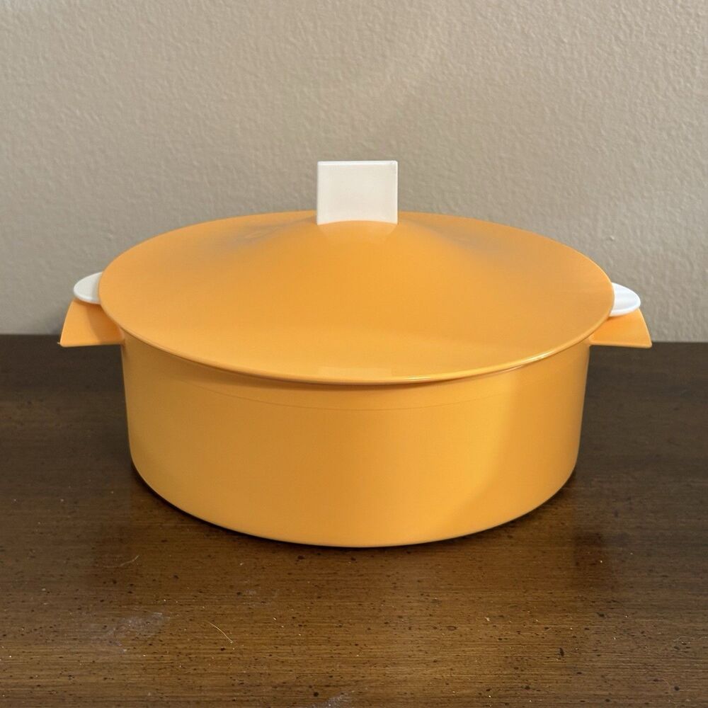 Tupperware Micro Steamer Tortilla Keeper 2qt Orange Microwaveable Food Storage